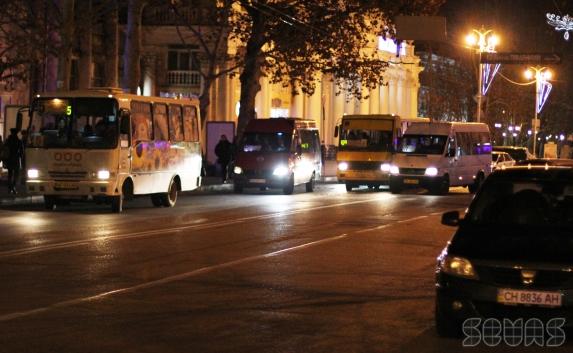 Непогоду водители маршруток до Северной «оценили» в сто рублей